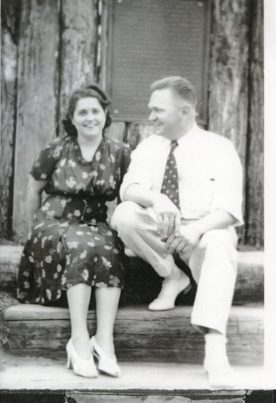 elizabeth_mutschler_and_joseph_oberheuser_possibly_honeymoon_1940.jpg 